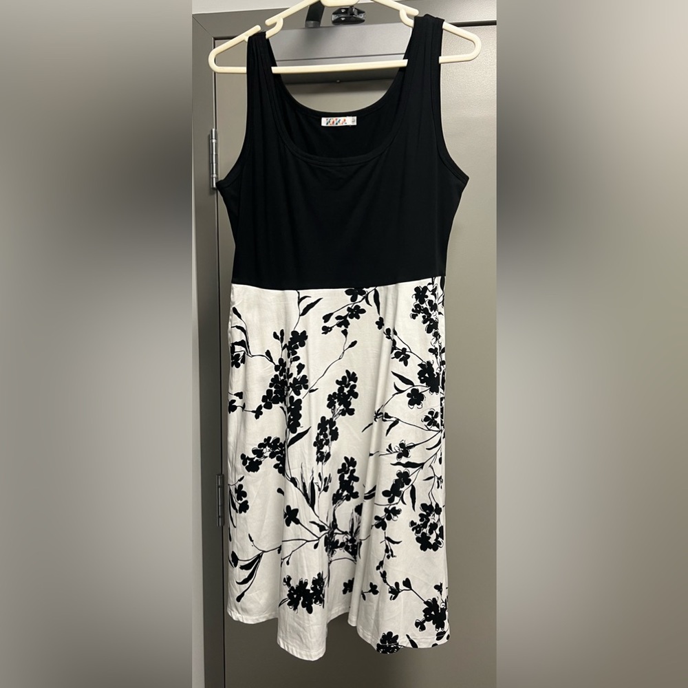 Kira- Black & White dress (Size L)